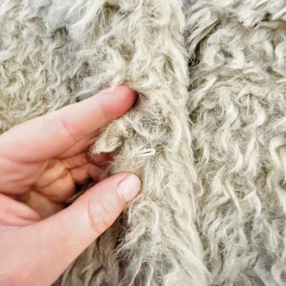 Cropped Faux Fur Ombré Insulated Jacket in Taupe - Picture 4 of 6